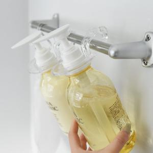 下げたまま片手でプッシュできるボトルフック