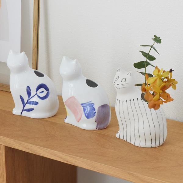 子猫の花器 フラワーベース 波佐見焼／『愛 編む 磁器猫』 ひがし ちか