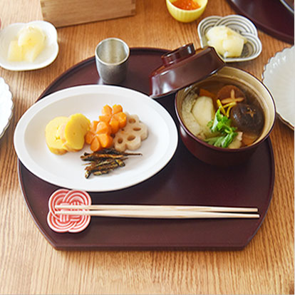 bon moment 普通の日も、ハレの日も使いやすい 半月膳 トレー 山中塗 日本製／ボンモマン