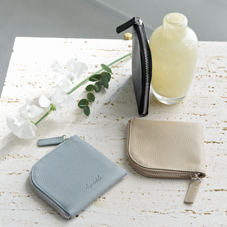 Agreable フラットで嵩張りにくい 牛革 L字型ウォレット