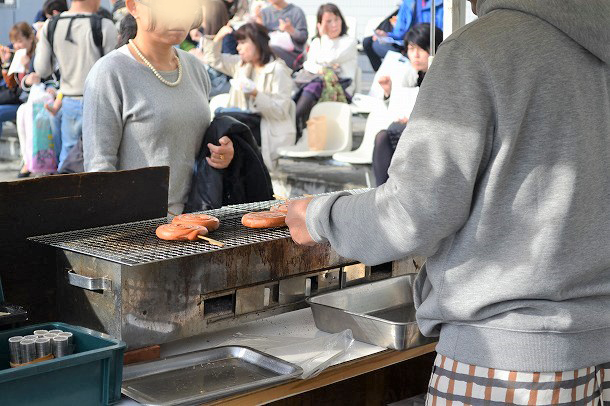 【おさんぽ手帖】　東京蚤の市でアンティーク探し