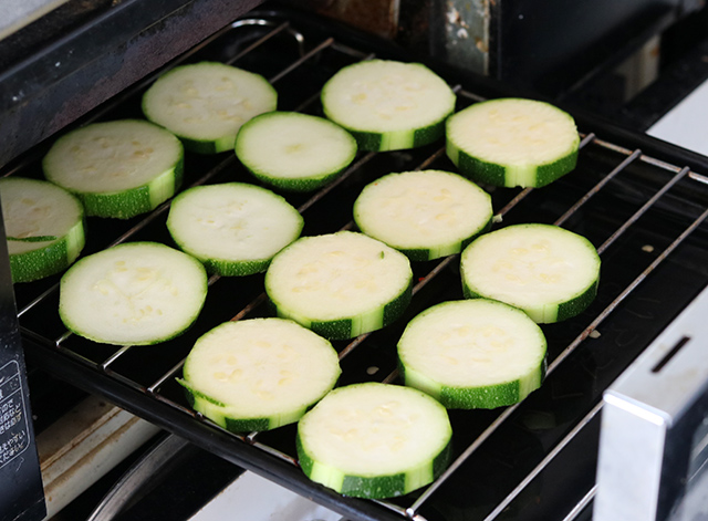 【フランス風おもてなし料理 第1回】パプリカとズッキーニの南仏風マリネ