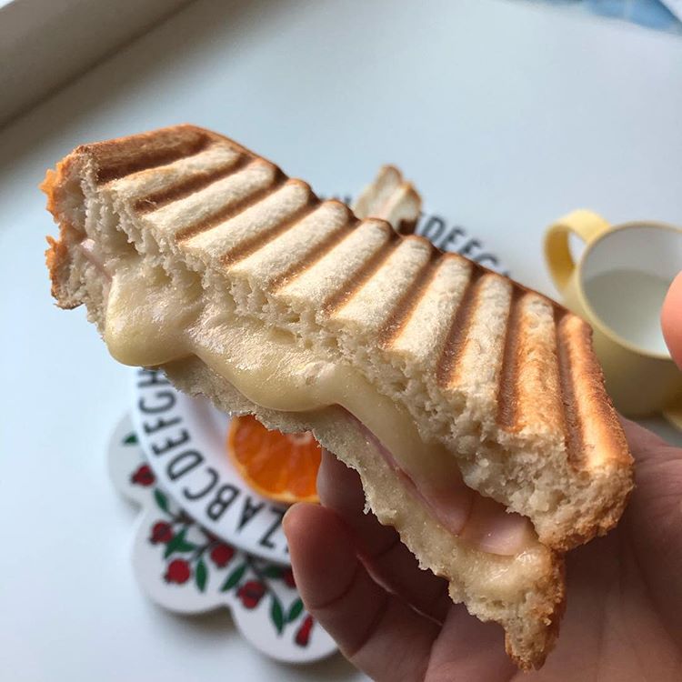 決めては極厚焼き!フードインスタグラマーさんが支持するホットサンドメーカーって?