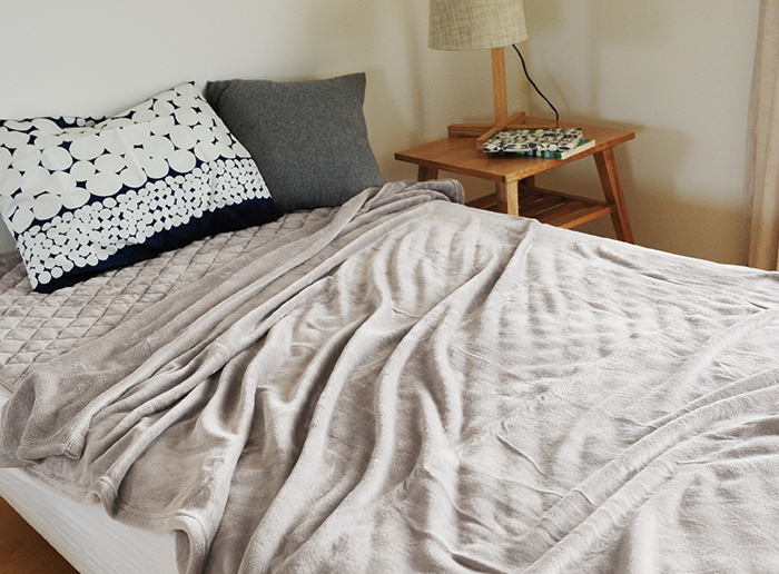 【冬寝具の衣替え】家族分の毛布がスッポリ!収納グッズ見つけました。