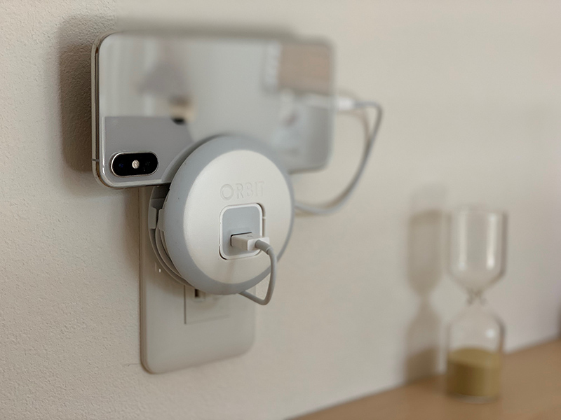 iPhoneの方必見!ORBIT〈オービット〉でスマホ充電の収納を見直そう。