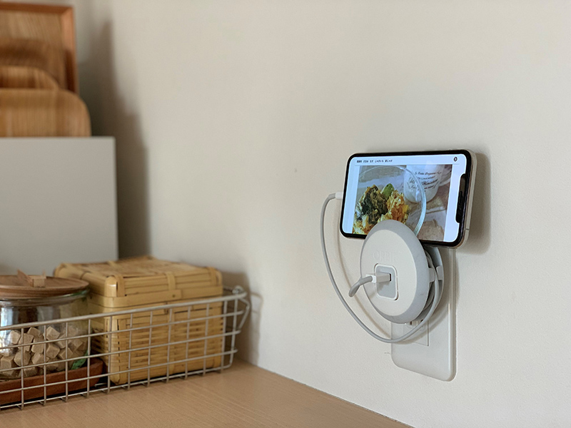 iPhoneの方必見!ORBIT〈オービット〉でスマホ充電の収納を見直そう。