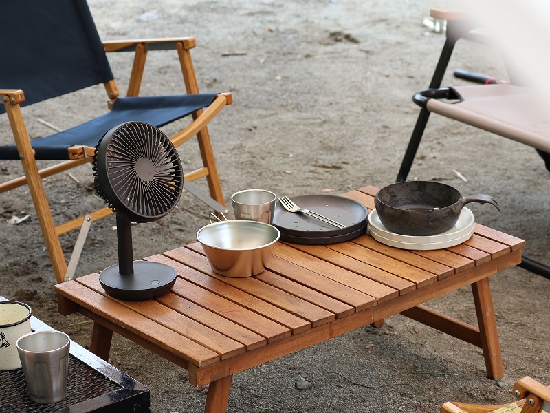 キャンプでも活躍!【ダブルファン&ルーメナー】この夏注目の2つの扇風機