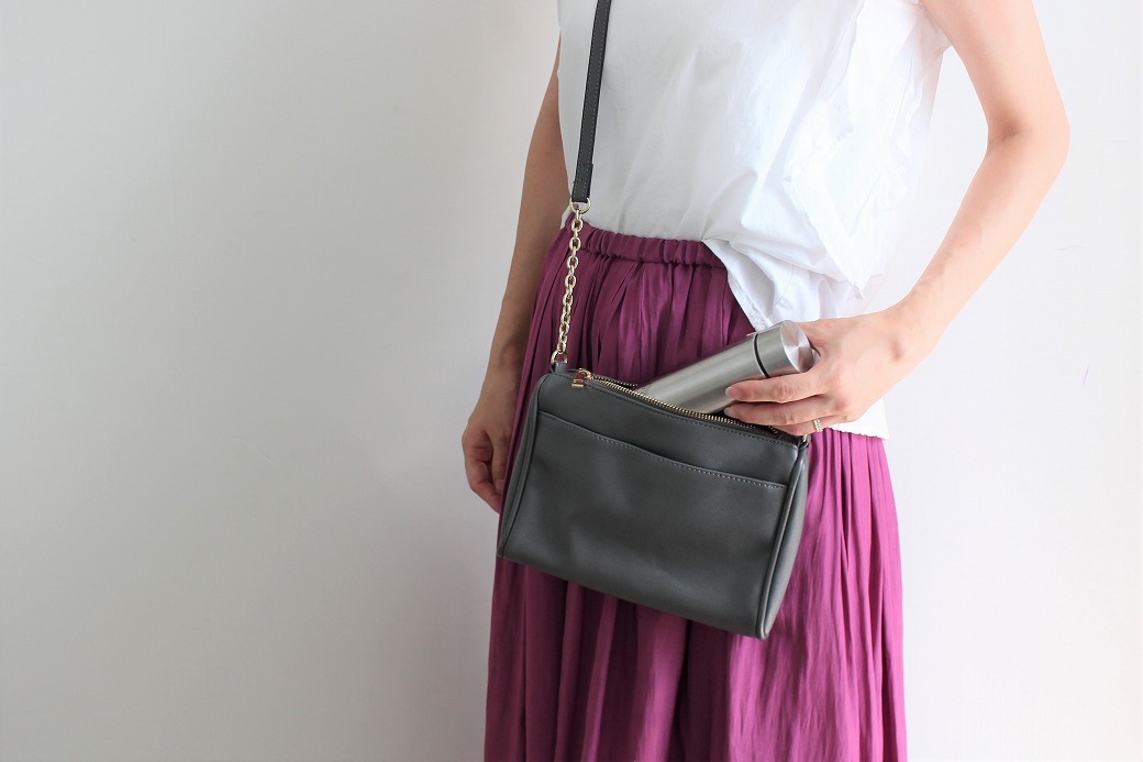 スマホ感覚で持ち歩く、小さな水筒「ポケトル」。