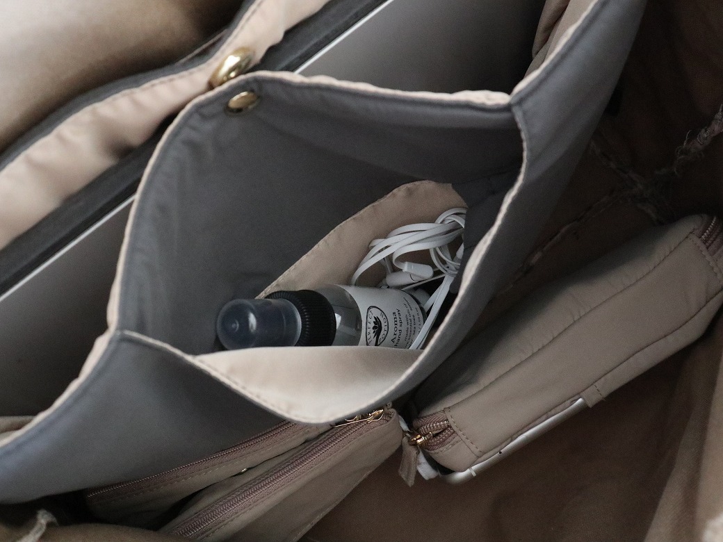 軽さも、PC保護も、デザイン性も譲れない、女性のためのPCケース。