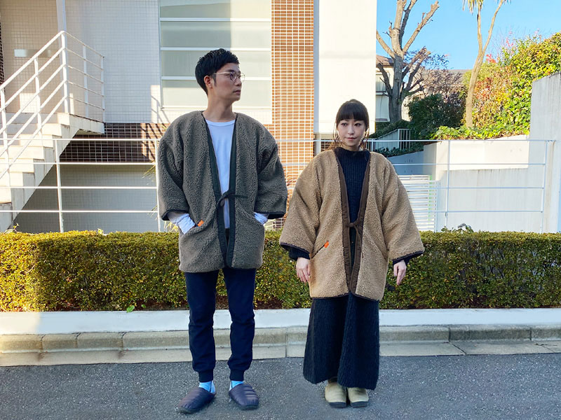 夫婦でほっこり過ごすおうち時間~リバーシブル ボアはんてん