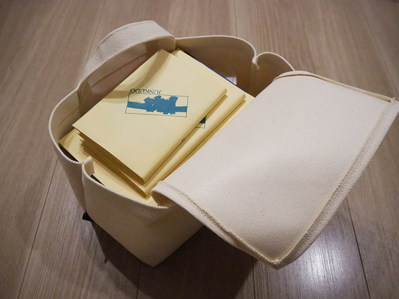 夫婦2人暮らし、コンパクトだけど楽しめる「リビング整理収納術」