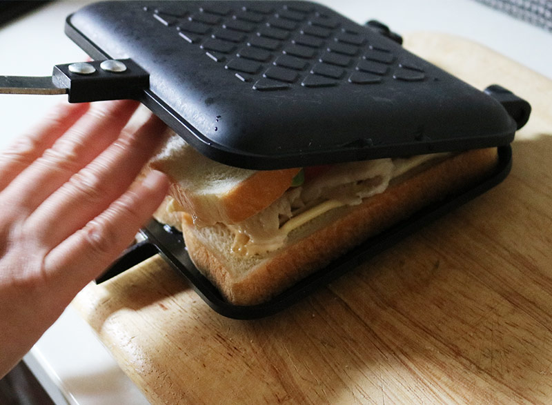 おうち時間の楽しみ方、直火式ホットサンドメーカーを楽しもう!【前編】