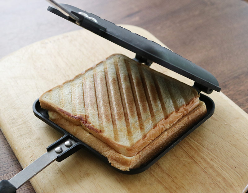 おうち時間の楽しみ方、直火式ホットサンドメーカーを楽しもう!【前編】