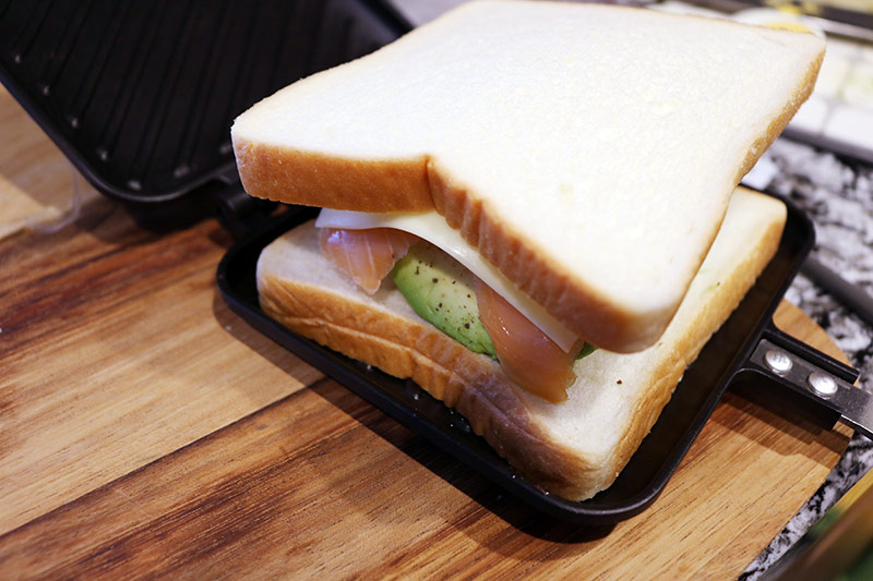 おうち時間の楽しみ方、直火式ホットサンドメーカーを楽しもう!【前編】