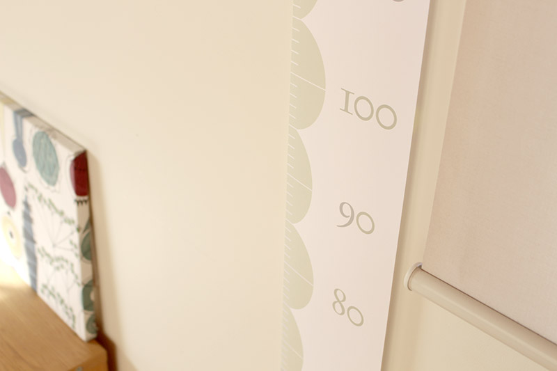 子どもの成長を実感。ナチュラルに飾れる北欧カラーの身長計タペストリー