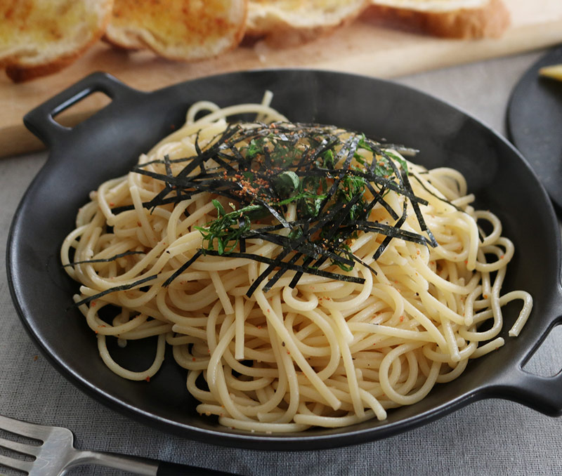 ファミリーにこそ一本常備!めんたいスパイス一振りで叶う「大人の味変」。