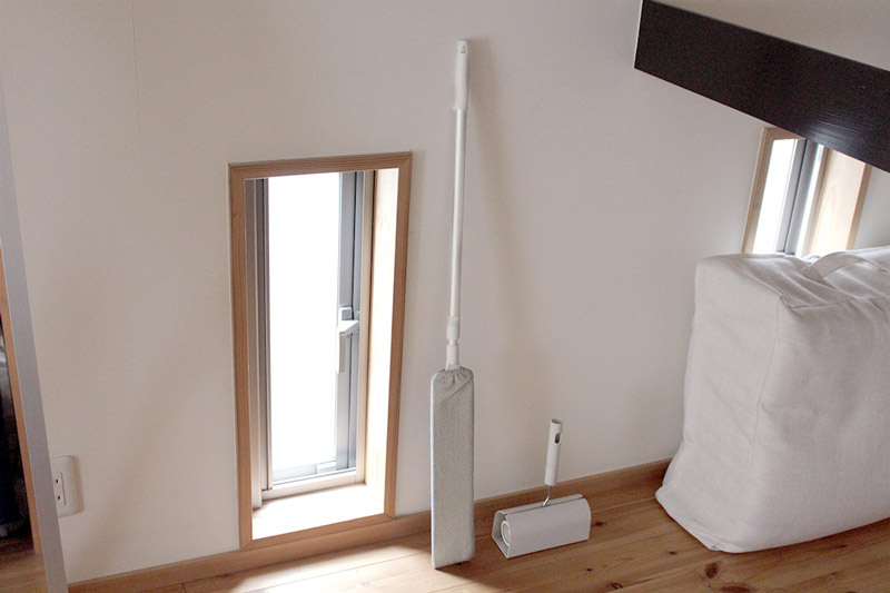 掃除機が入らないあの隙間に。「ブレイドモップ」で家中ごっそりホコリ掃除！
