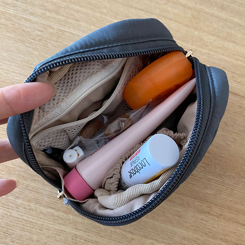 荷物少なめさんのための「整理ができるミニポーチ」。虫除け、スマホグッズ、薬にのど飴、みんなの使い方レポ