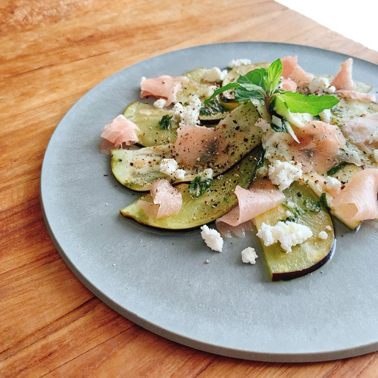 まな板になるお皿「CHOPLATE」