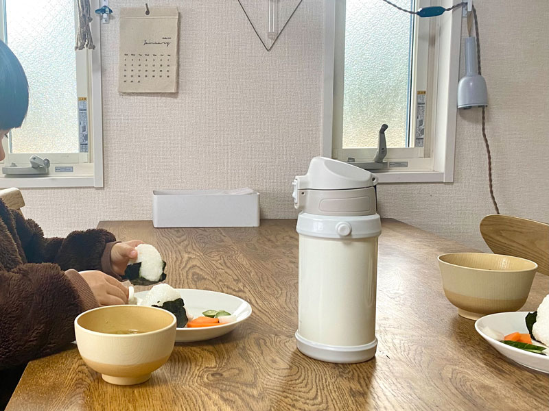 幼稚園や小学校、お出掛けに持ち運びしやすい!お手入れ簡単でおしゃれな「キッズ水筒」