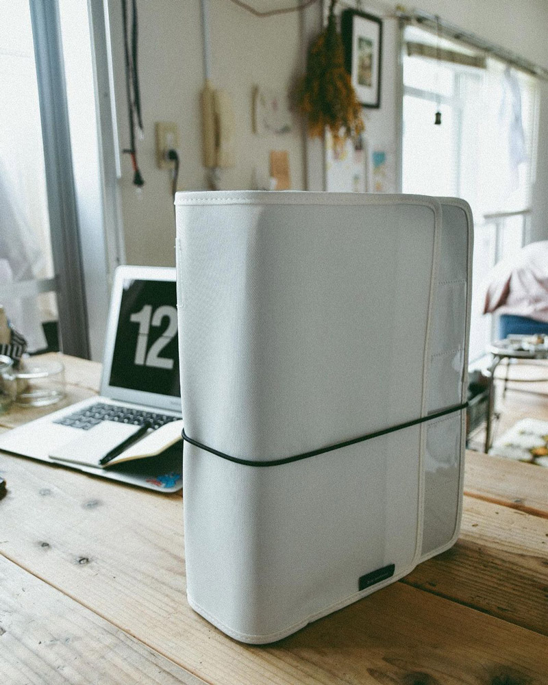 必要な書類は全部ひとまとめ！探し物が減る「がばっと開いて見やすい書類収納ケース」インスタグラマーさんの使用レポ