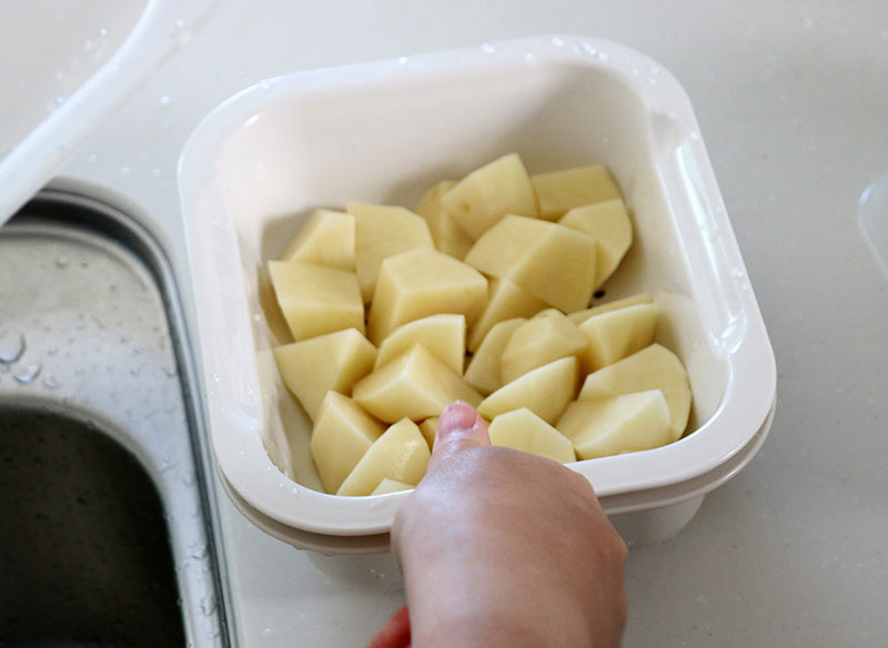 レンチンであと一品が気軽に叶う!副菜からメイン料理もこなせる「コランダー」の使い方