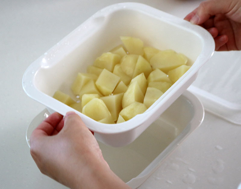 レンチンであと一品が気軽に叶う!副菜からメイン料理もこなせる「コランダー」の使い方