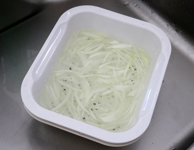 レンチンであと一品が気軽に叶う!副菜からメイン料理もこなせる「コランダー」の使い方