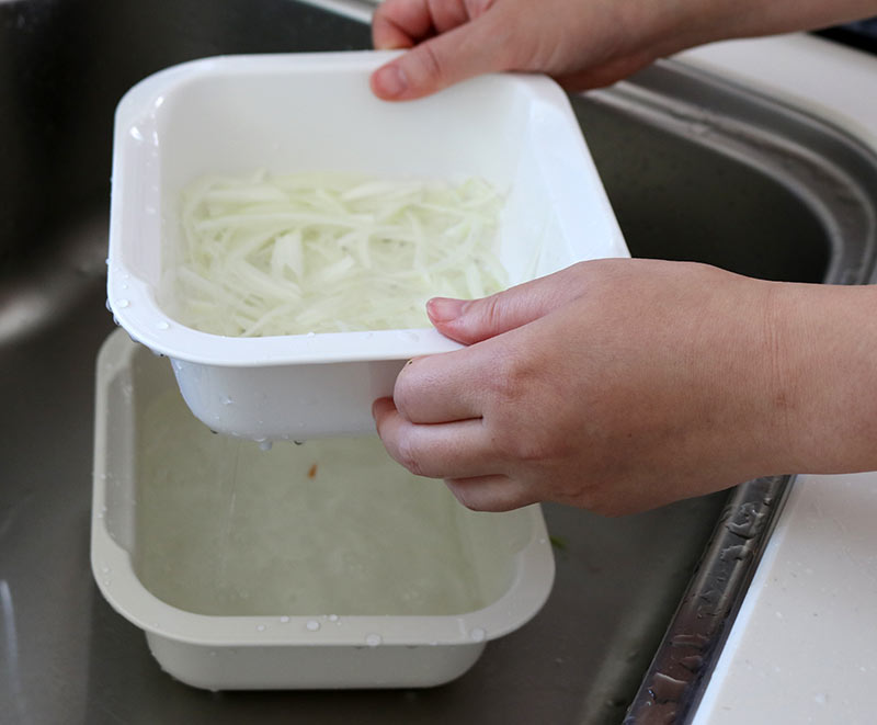 レンチンであと一品が気軽に叶う!副菜からメイン料理もこなせる「コランダー」の使い方