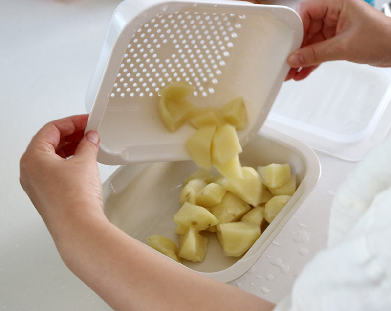 レンチンであと一品が気軽に叶う!副菜からメイン料理もこなせる「コランダー」の使い方