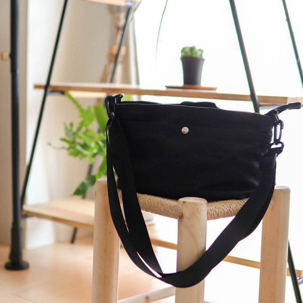 お散歩に！旅行や帰省に！コンパクトなのに収納上手なショルダーバッグ【インスタグラマーさんのもの選び】