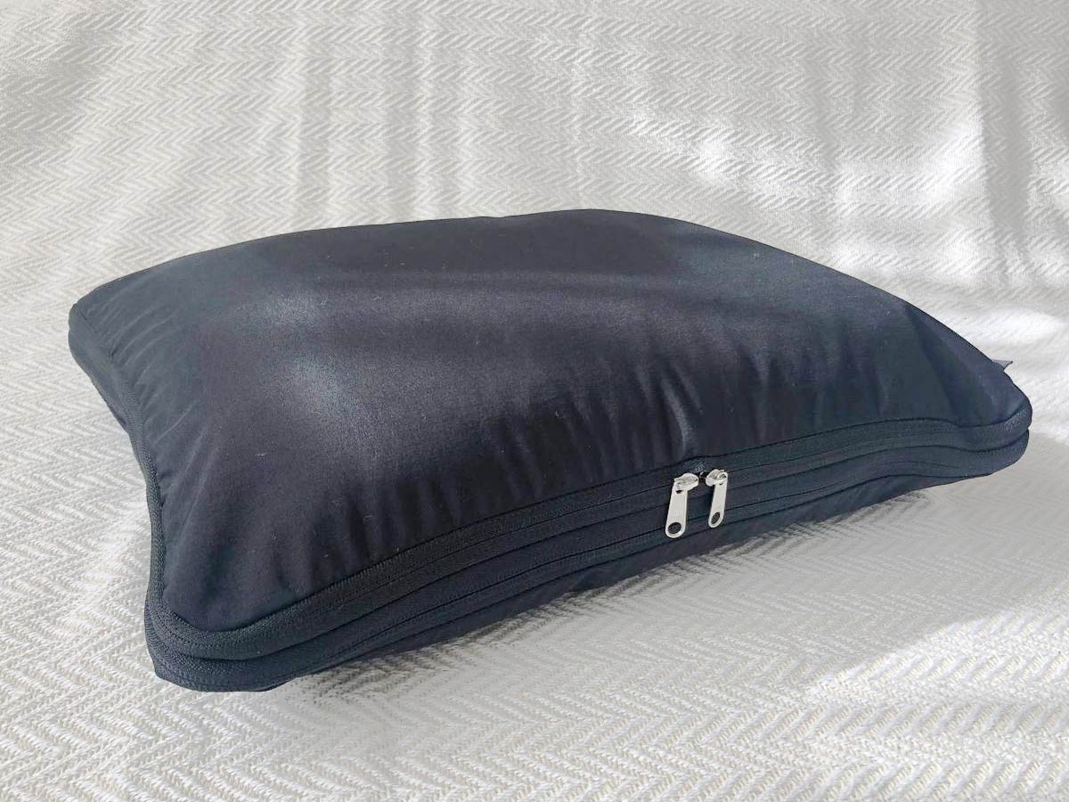 トランクからリュックひとつの旅行まで。かさばる荷物をギュッと圧縮!トラベルポーチみんなの使い方