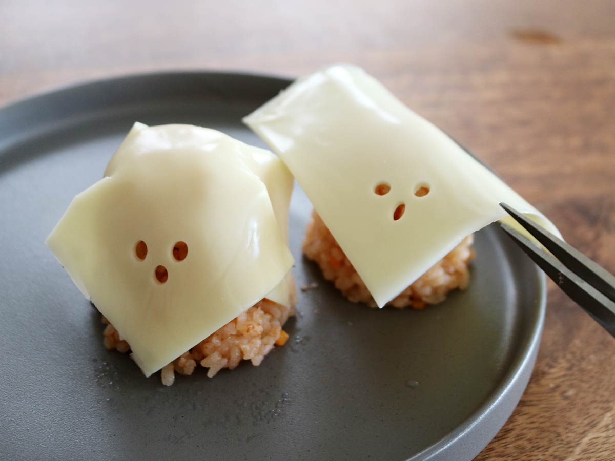 今年のハロウィンご飯はコレ!「おばけチーズのチキンライスプレート」
