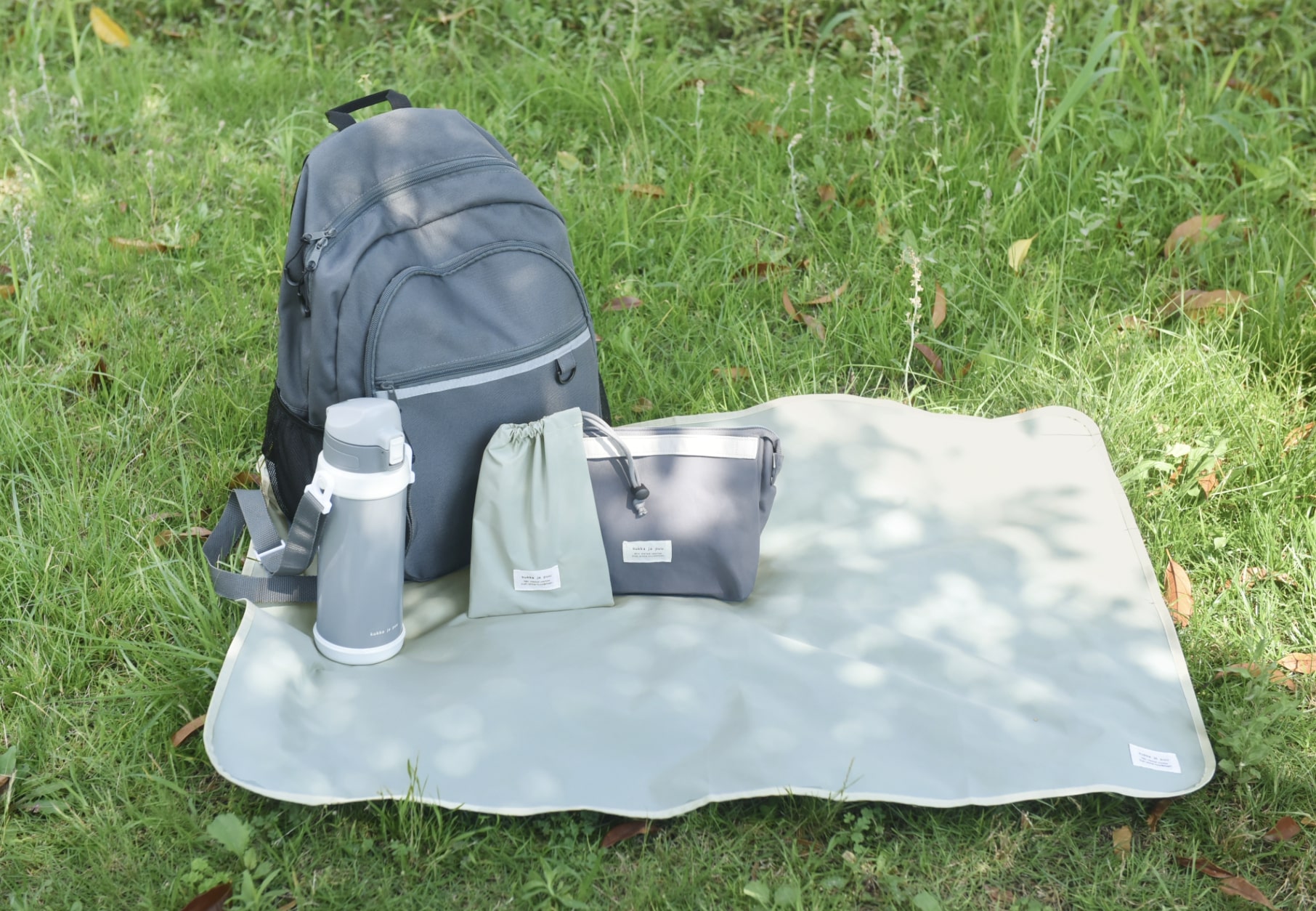 コンパクトさに驚きの声！遠足や校外学習でもかさばらない、理想のレジャーシートの話【インスタグラマーさんのもの選び】