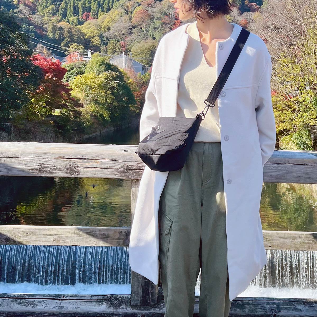 旅行も帰省も子どもとのお出かけも。両手フリーならこんなに身軽!「整理ができるショルダーバッグ」スタッフの使い方