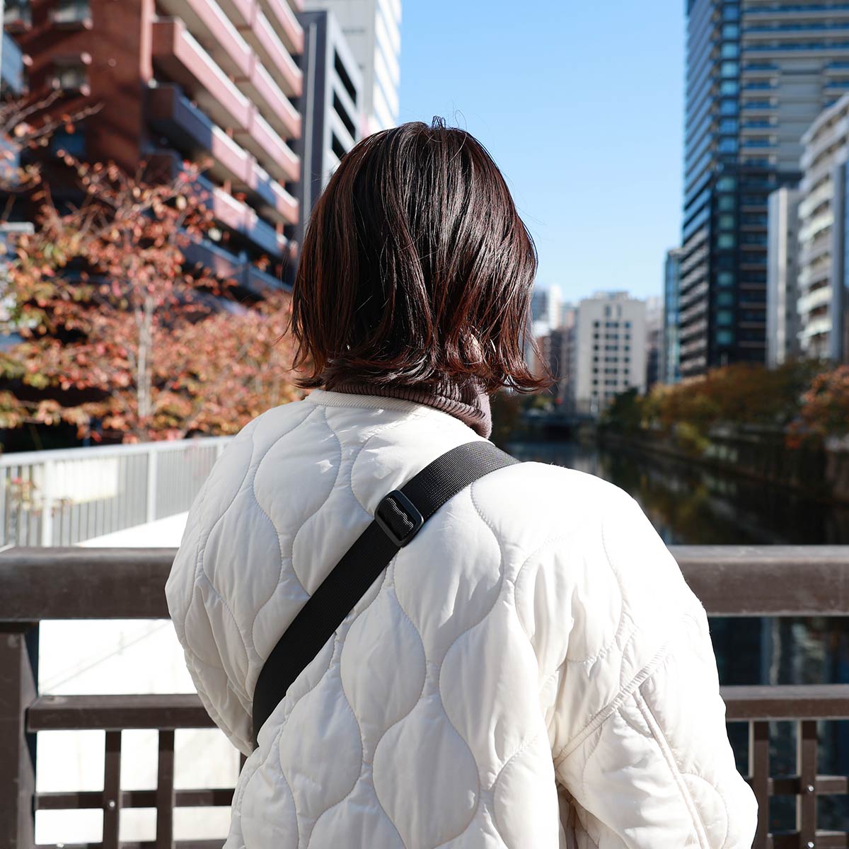 旅行も帰省も子どもとのお出かけも。両手フリーならこんなに身軽!「整理ができるショルダーバッグ」スタッフの使い方