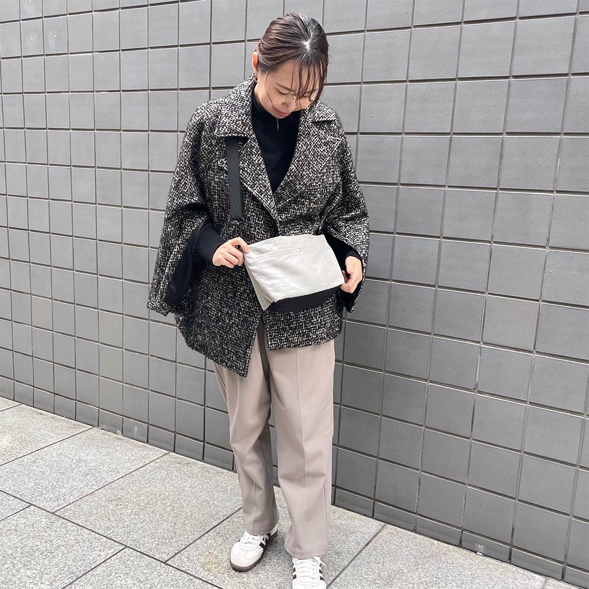 旅行も帰省も子どもとのお出かけも。両手フリーならこんなに身軽!「整理ができるショルダーバッグ」スタッフの使い方