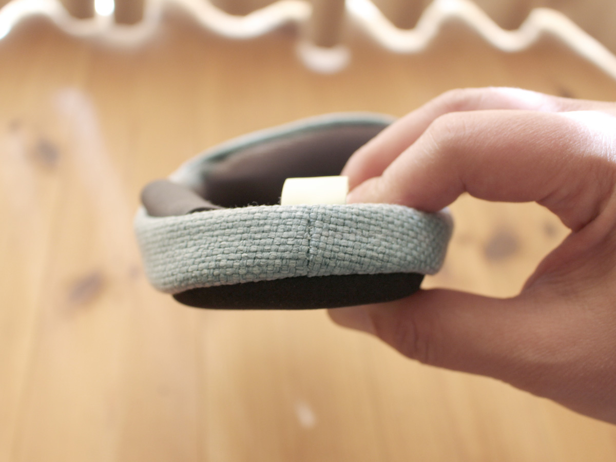 釘やガラスを踏んでも大丈夫。イザという時の安心に、普段使いの「防災スリッパ」