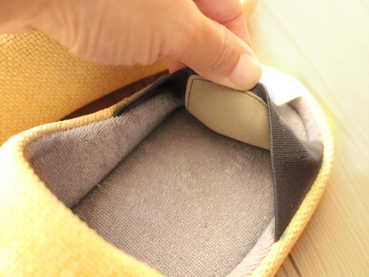 釘やガラスを踏んでも大丈夫。イザという時の安心に、普段使いの「防災スリッパ」