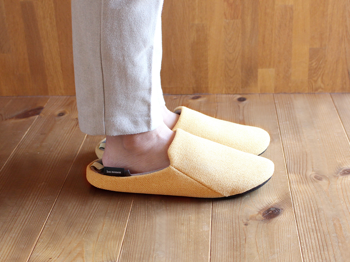 釘やガラスを踏んでも大丈夫。イザという時の安心に、普段使いの「防災スリッパ」