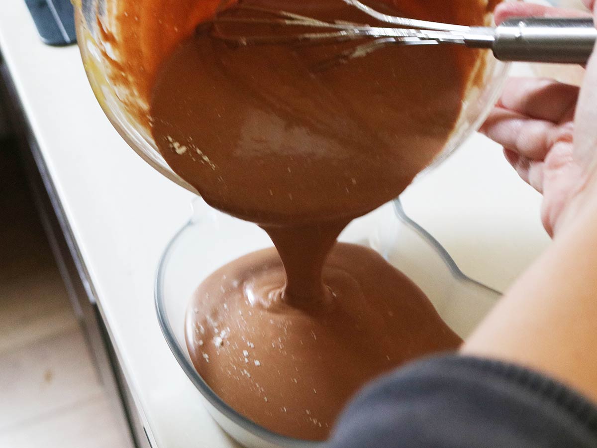 猫型セラベイクで作る「しっとりチョコチーズケーキ」&「ハチワレホットケーキ」