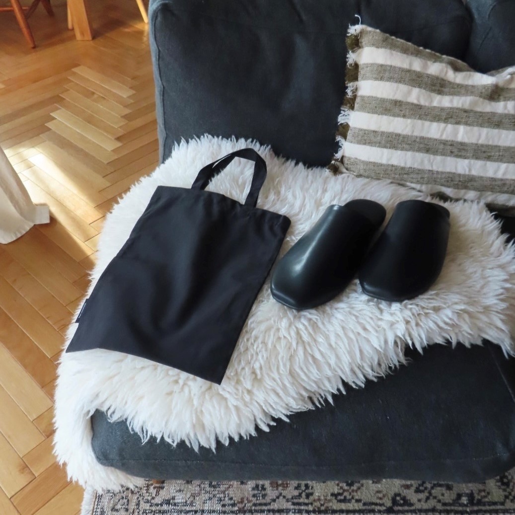 「履ければなんでもいい」はNG！学校行事はパパもママも綺麗に履けて、疲れにくいスリッパを【インスタグラマーさんのもの選び】