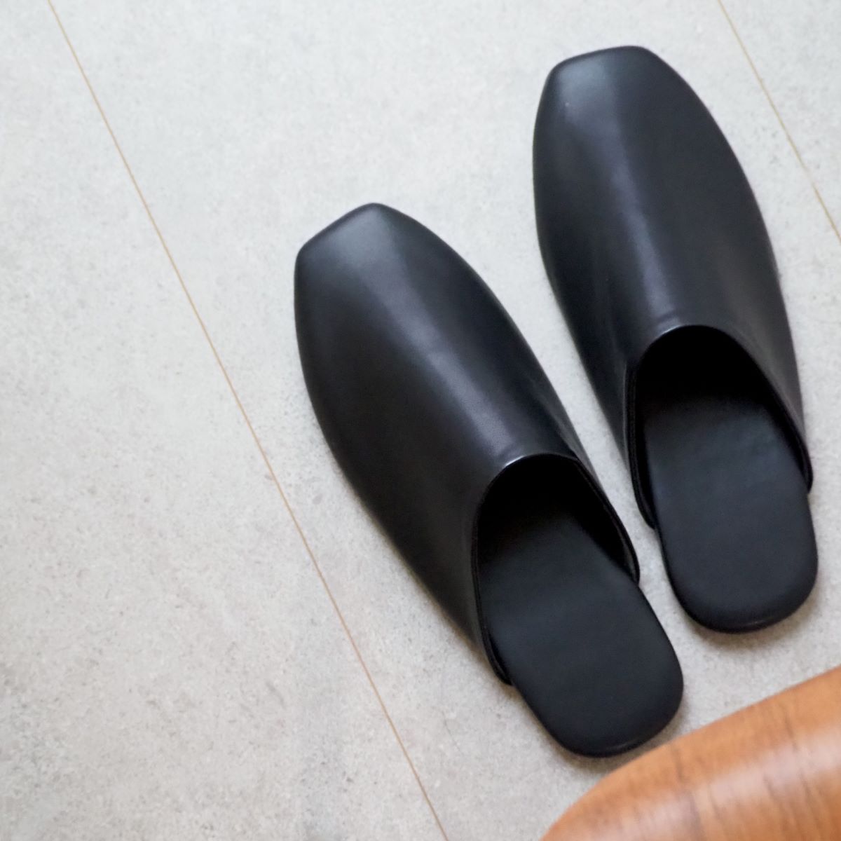 「履ければなんでもいい」はNG！学校行事はパパもママも綺麗に履けて、疲れにくいスリッパを【インスタグラマーさんのもの選び】