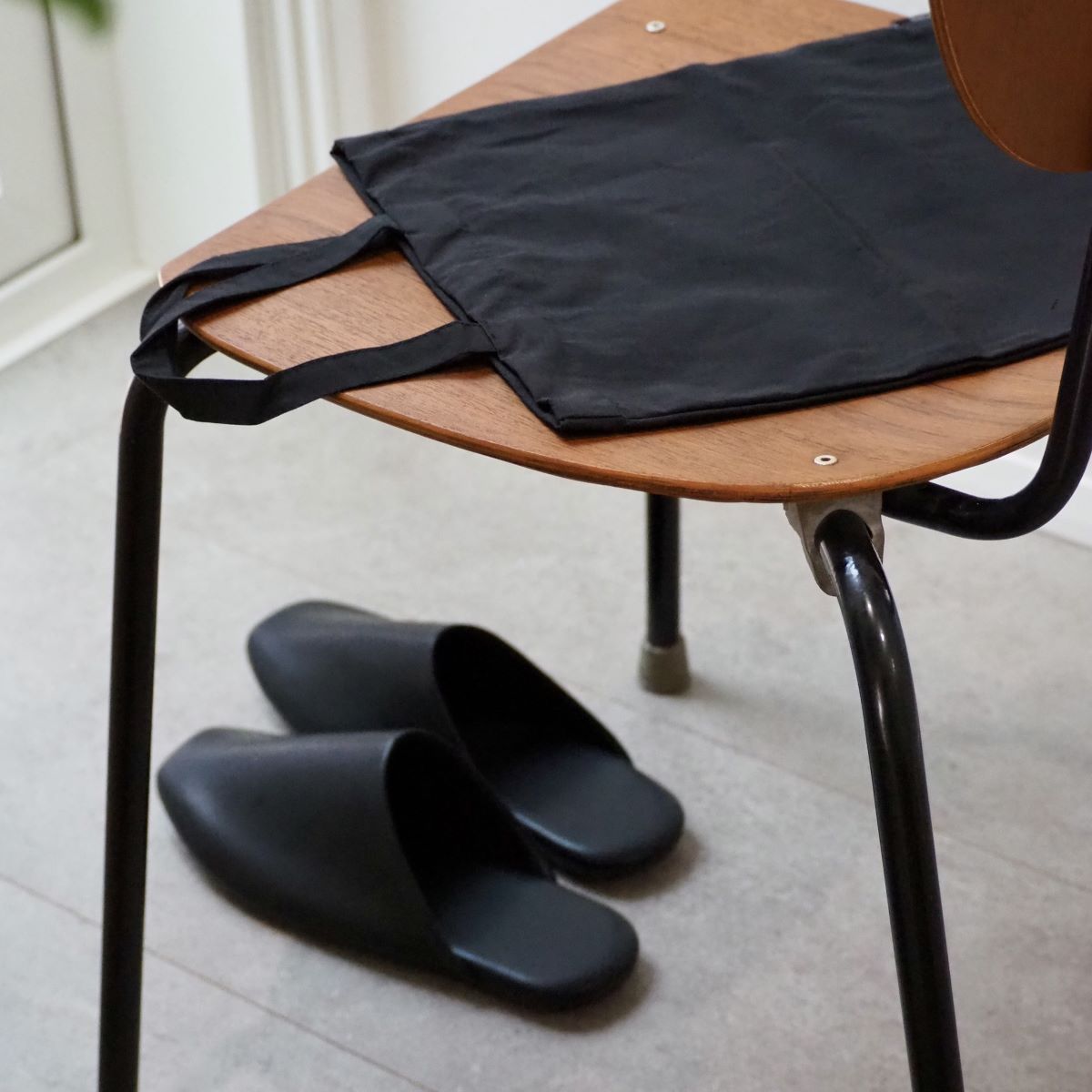 「履ければなんでもいい」はNG！学校行事はパパもママも綺麗に履けて、疲れにくいスリッパを【インスタグラマーさんのもの選び】