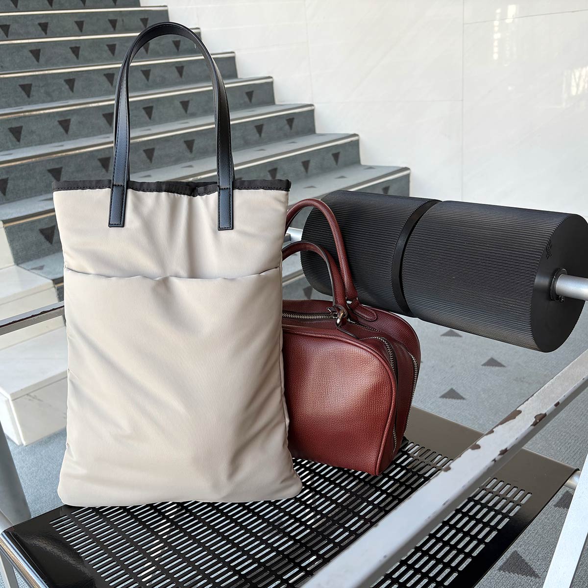 まさに理想のサイズ感!学校行事&ノートPCの持ち歩きに最適な「魅せサブバッグ」