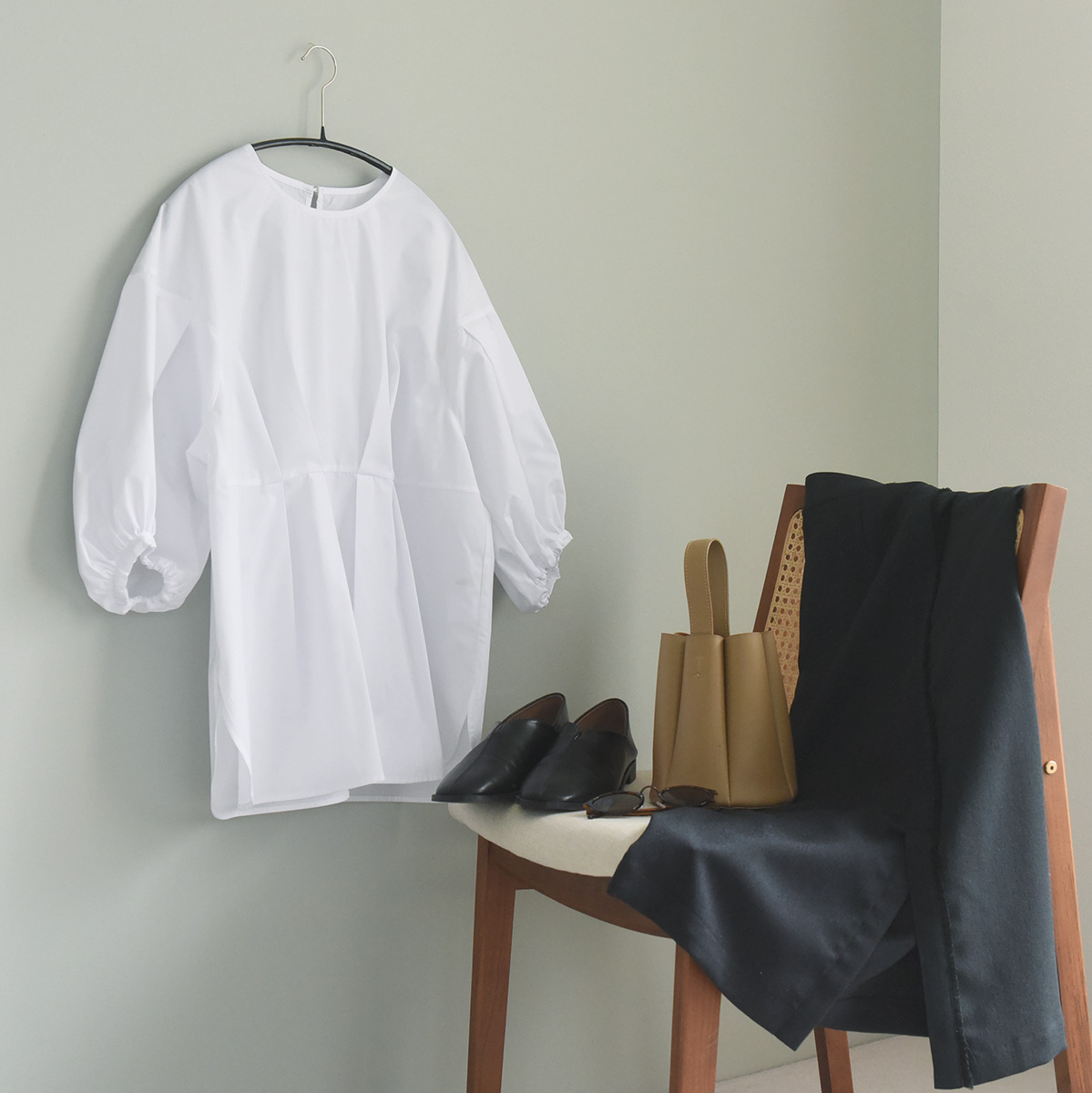 ぽかぽか陽気にベストな一着、新登場！おでかけ気分を盛り上げるブラウスコーデ