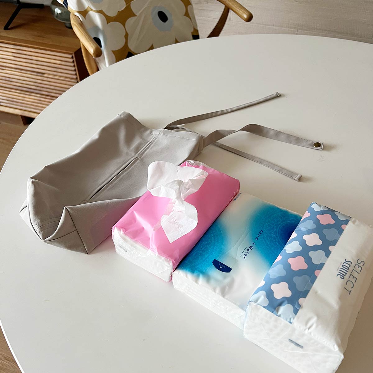 ティッシュまる見えから卒業。「吊るせるティッシュケース」を鼻炎持ちスタッフ3名がお家に迎えてみた