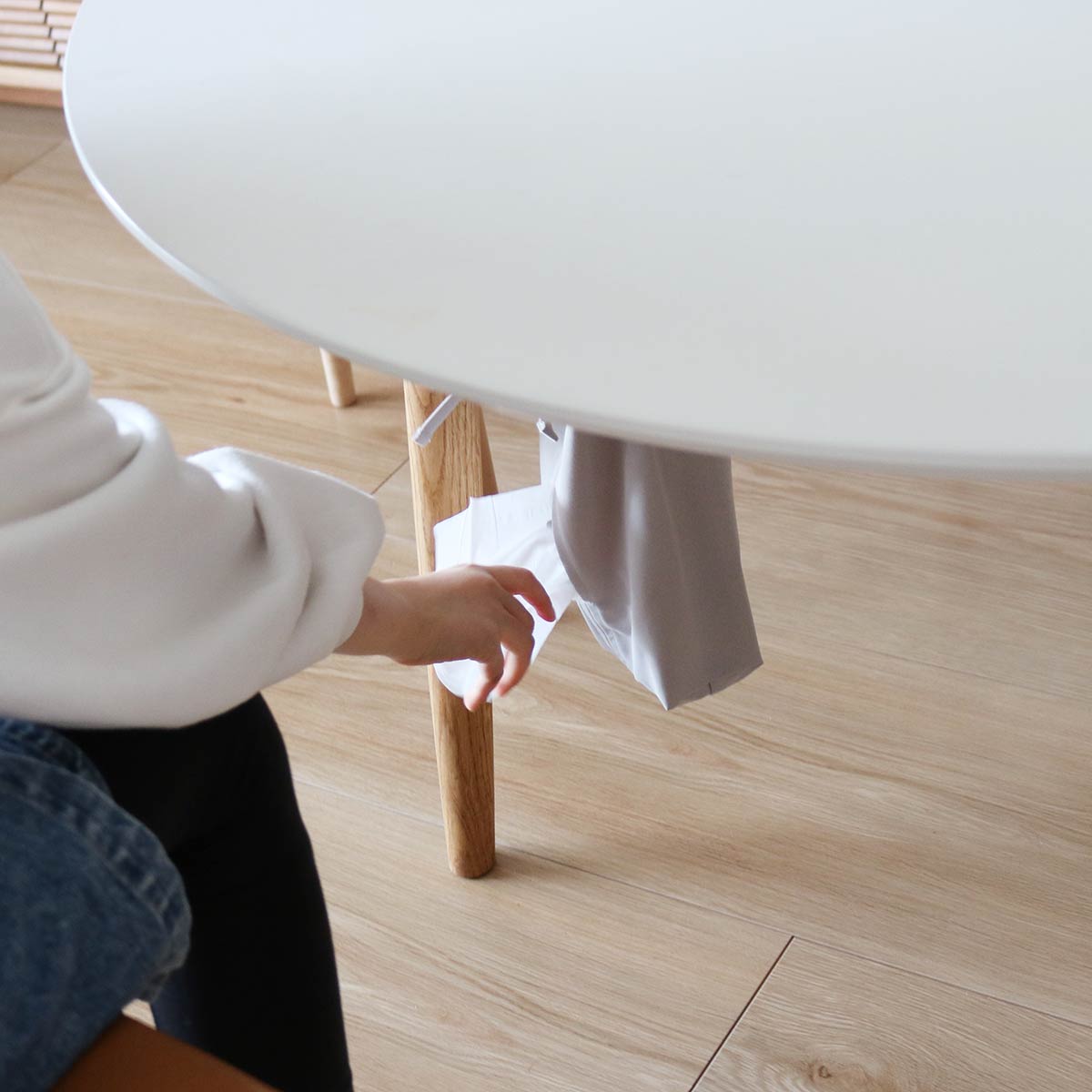 ティッシュまる見えから卒業。「吊るせるティッシュケース」を鼻炎持ちスタッフ3名がお家に迎えてみた