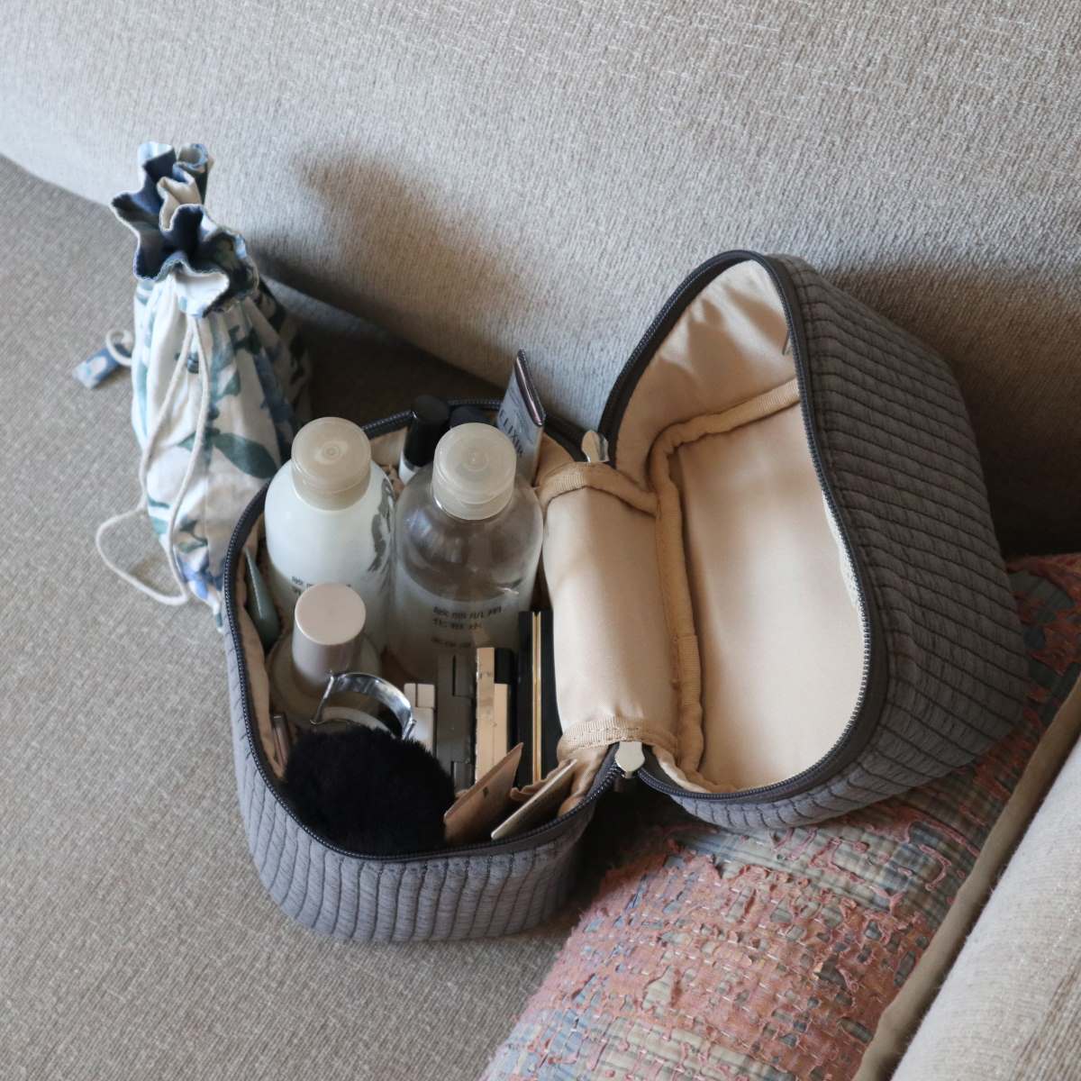 このヴィンテージ感が人気のヒミツ。今注目の「ヌビ風バニティ」スタッフ3名のリアルレポ