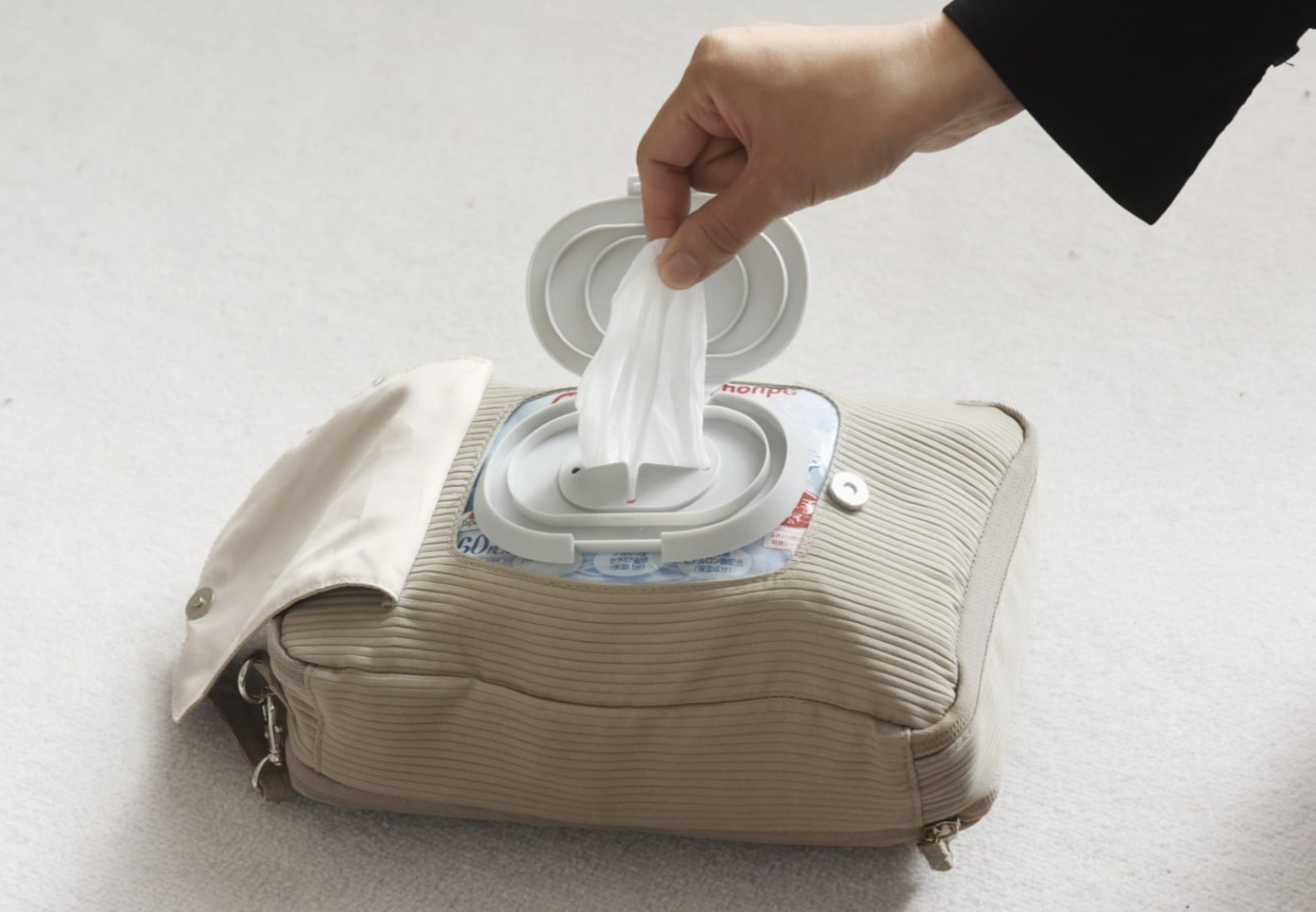 ママの旅行の救世主！大反響で欠品続出「圧縮おむつポーチ」の使用レポ第二弾！【インスタグラマーさんのもの選び】